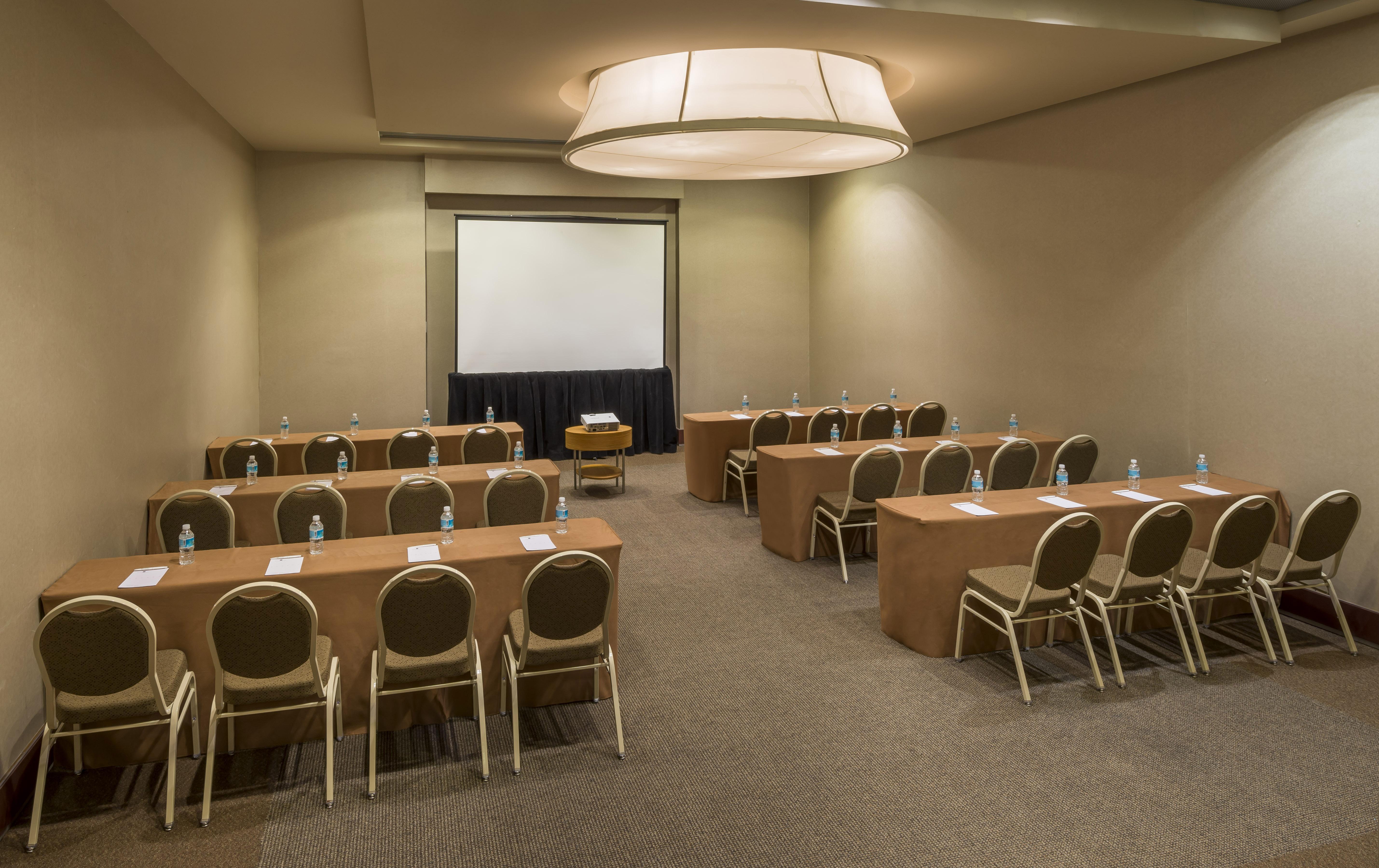 Hotel Camino Real Santa Fe Ciudad de México Exteriér fotografie A typical meeting room