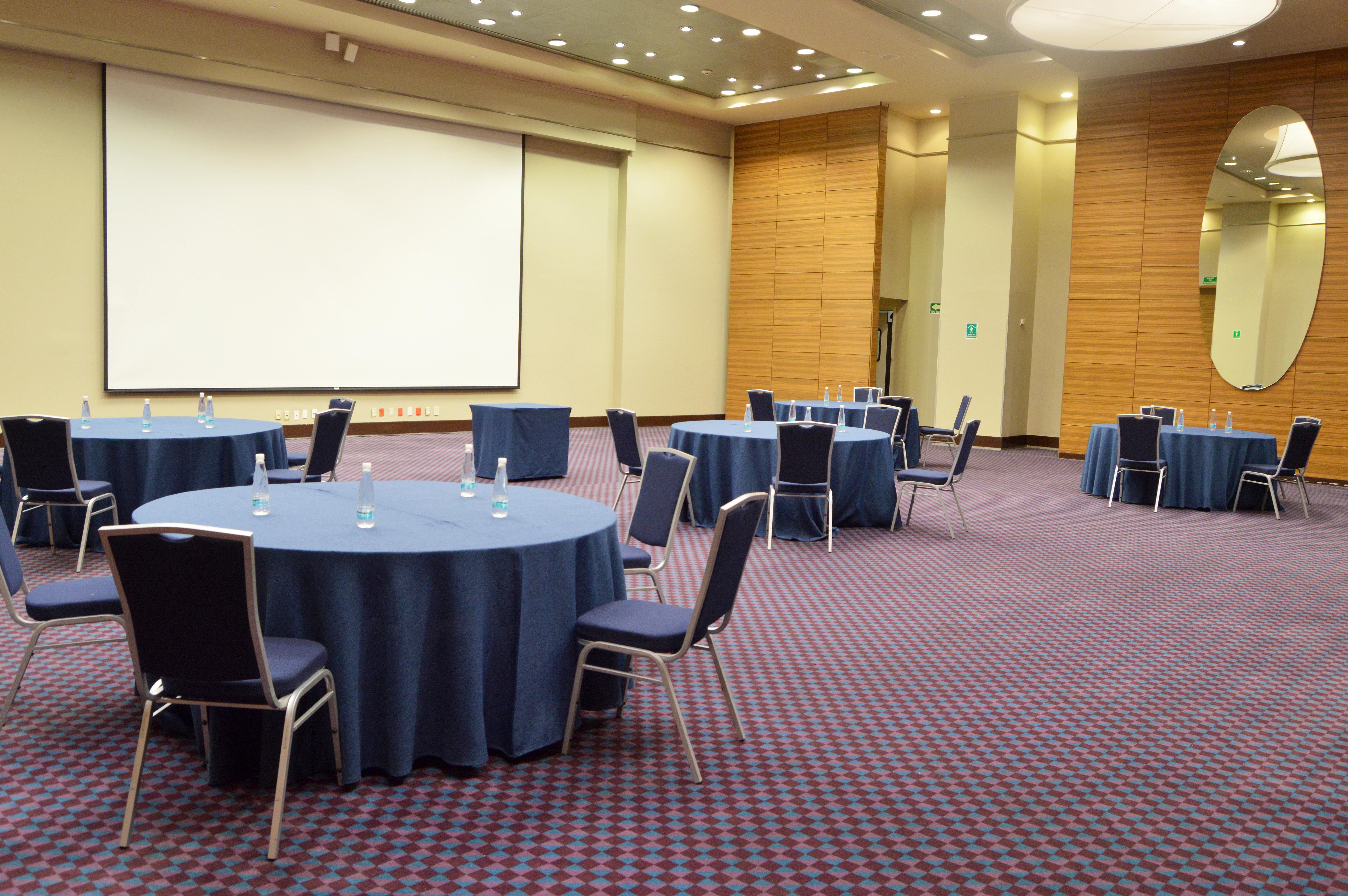 Hotel Camino Real Santa Fe Ciudad de México Exteriér fotografie A meeting room at the InterContinental London