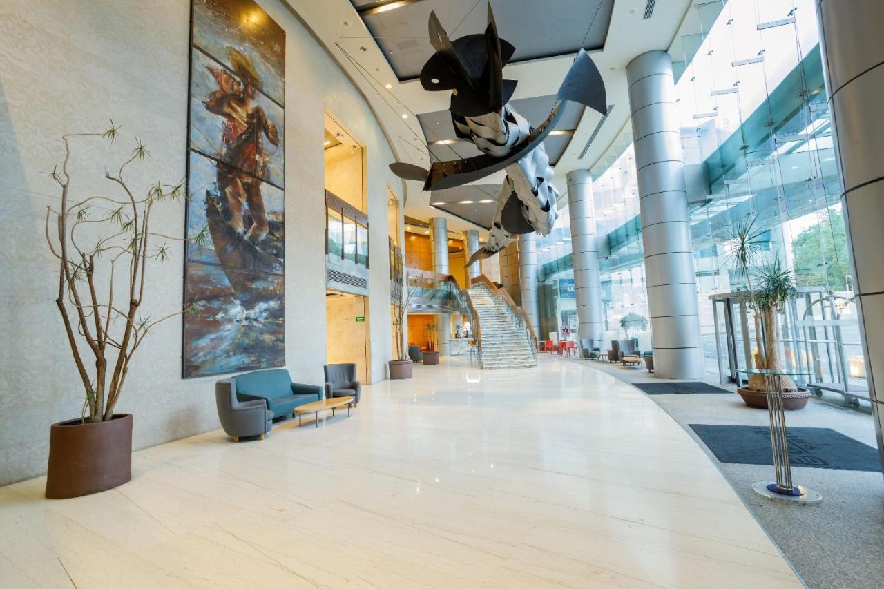 Hotel Camino Real Santa Fe Ciudad de México Exteriér fotografie The lobby of the new building