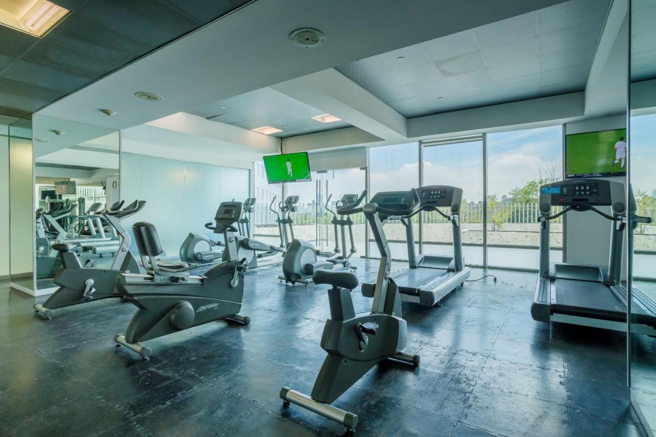 Hotel Camino Real Santa Fe Ciudad de México Exteriér fotografie The gym at the hotel