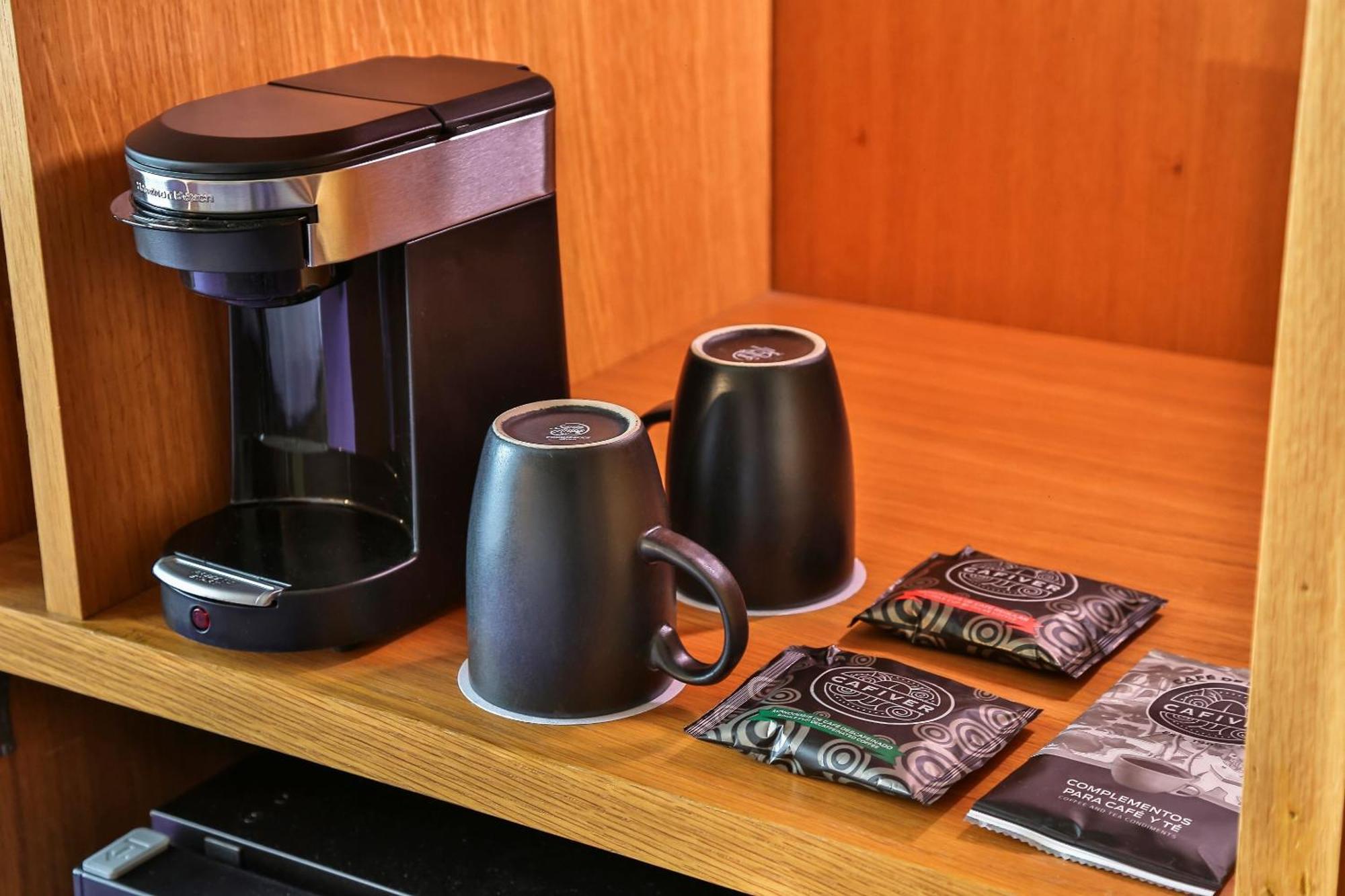 Hotel Camino Real Santa Fe Ciudad de México Exteriér fotografie A Keurig coffee maker